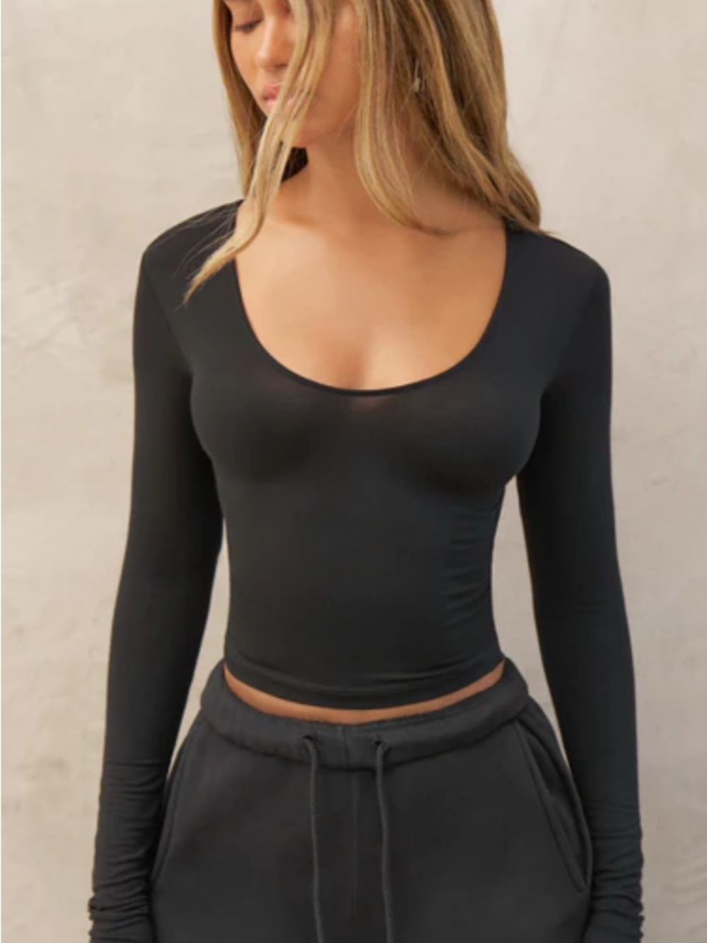 Joah Brown Black Long Sleeve Scoop-Neck Crop Top
